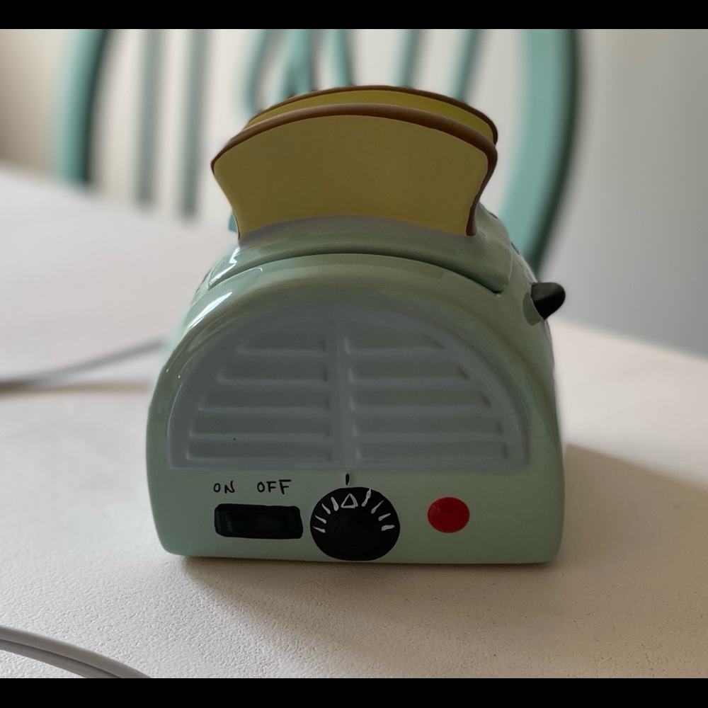 Scentsy Morning Toast warmer- retired
